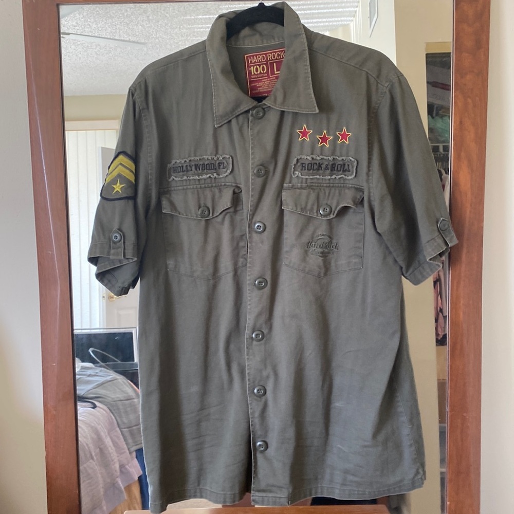 Hard rock large button down heavy shirt, hundred percent cotton. Hollywood, FL